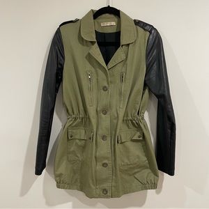 Vera & Lucy long green & black military jacket size medium 2 pockets zip buttons